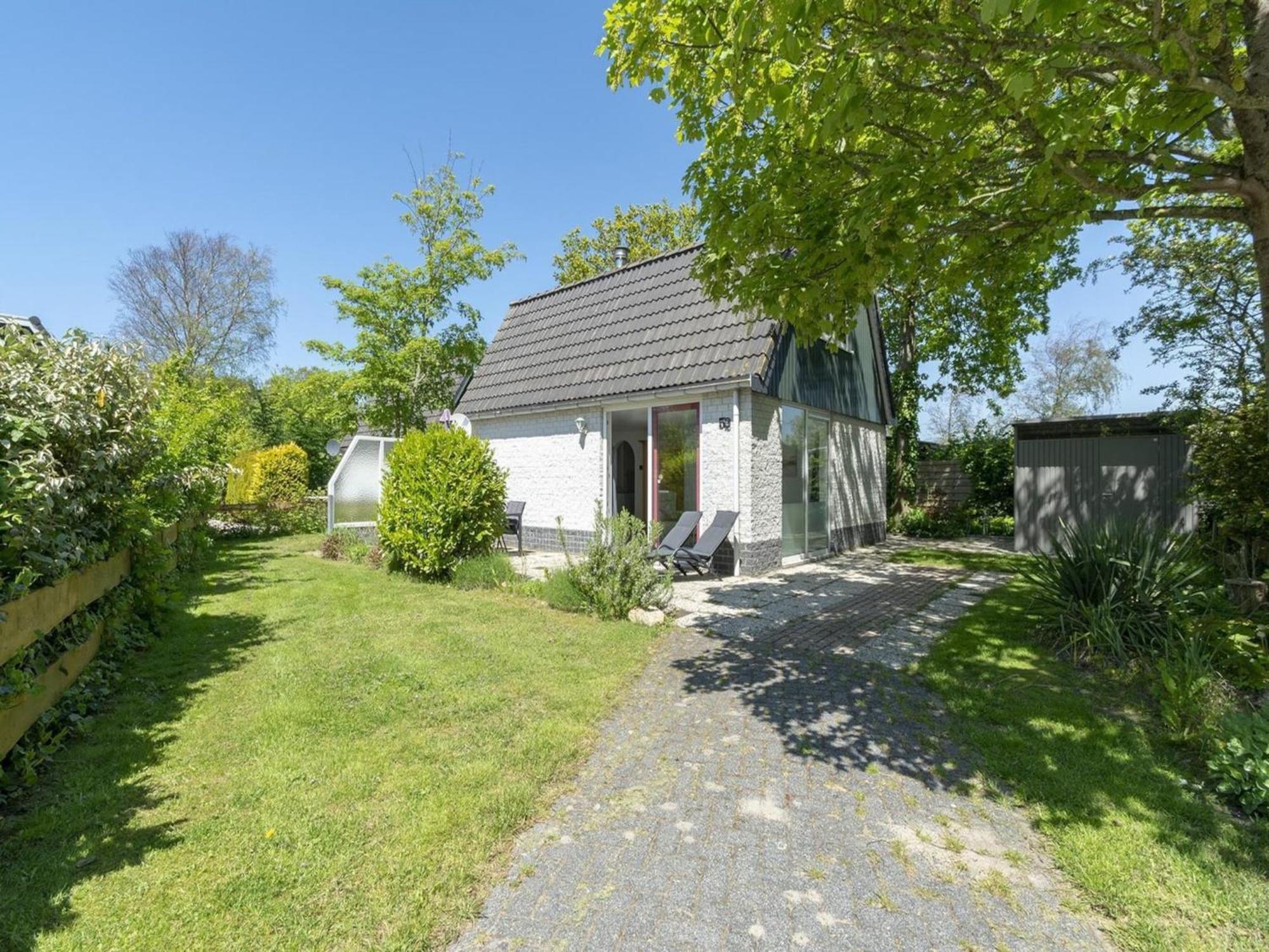 Holiday Home With Pool By The Sea Sint Maartensvlotbrug Екстериор снимка