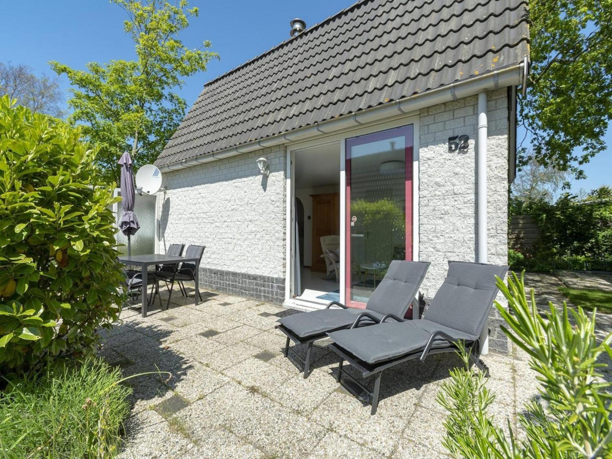 Holiday Home With Pool By The Sea Sint Maartensvlotbrug Екстериор снимка