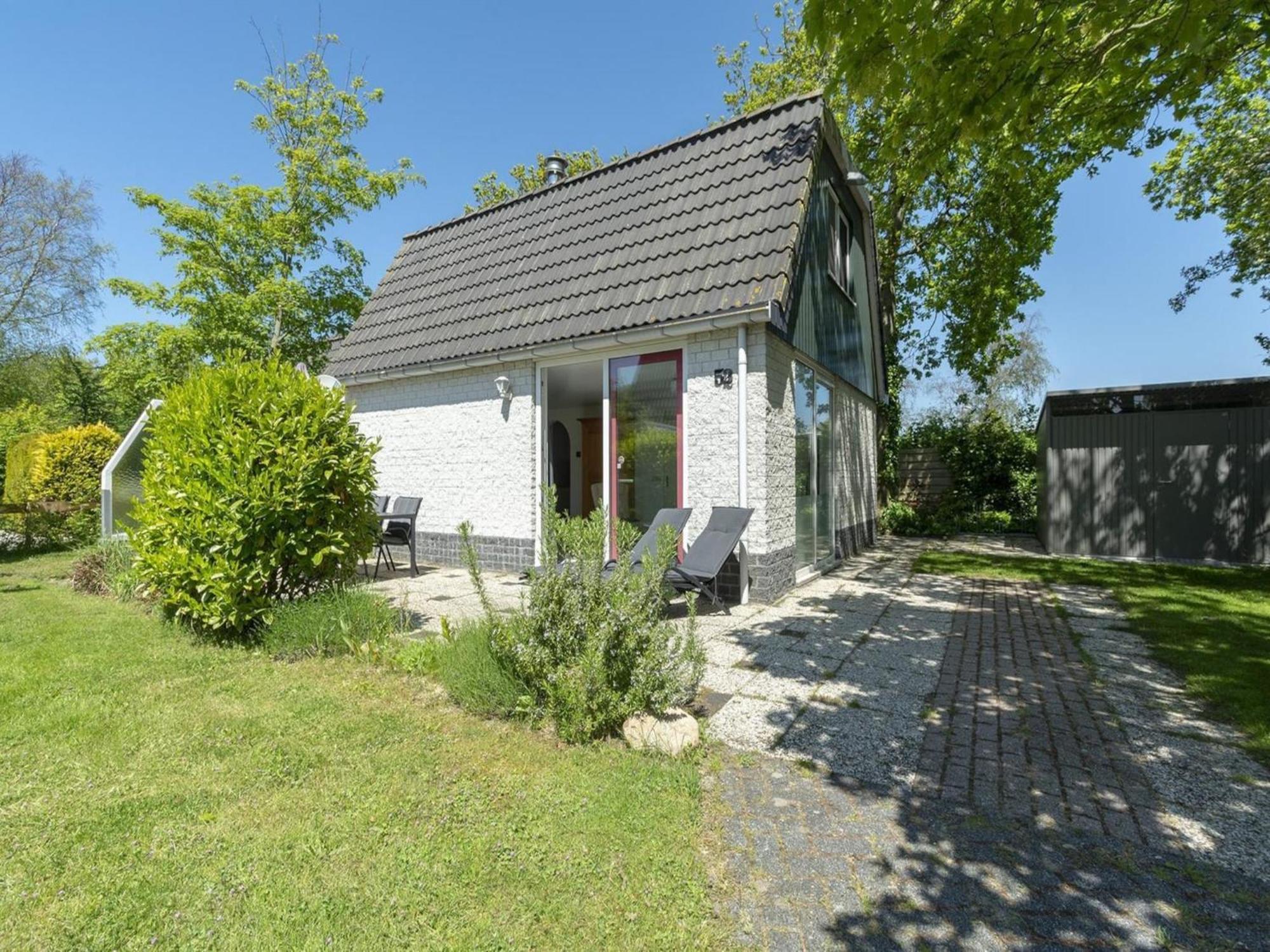 Holiday Home With Pool By The Sea Sint Maartensvlotbrug Екстериор снимка